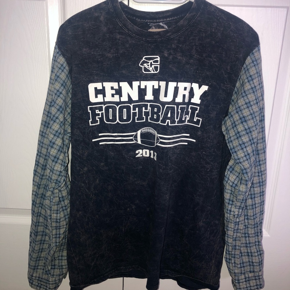 LF tee with plaid sleeves